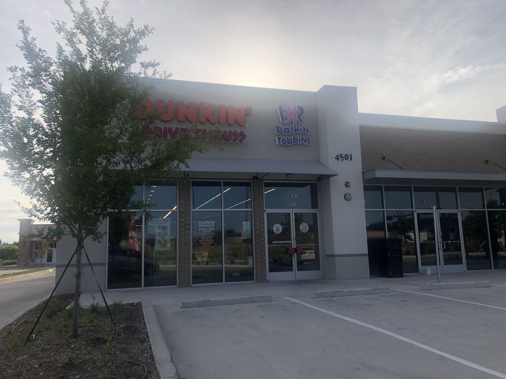 Dunkin' restaurant