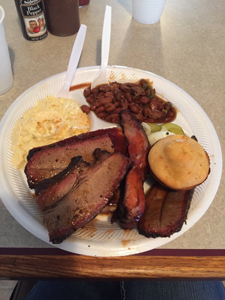 Mama's BBQ restaurant