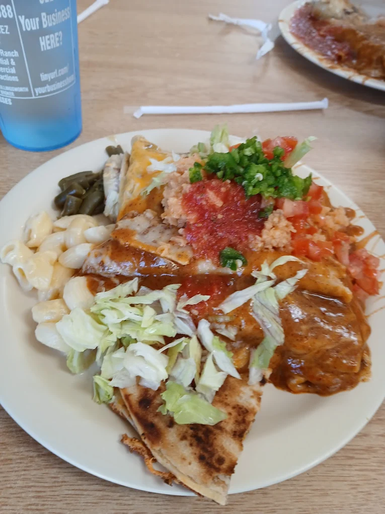 Mary's Tacos & Burgers restaurant