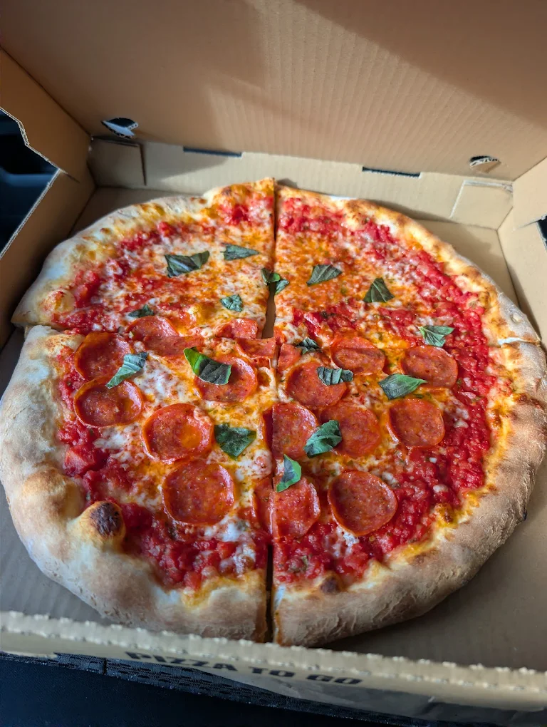 Smoke N' Slice restaurant